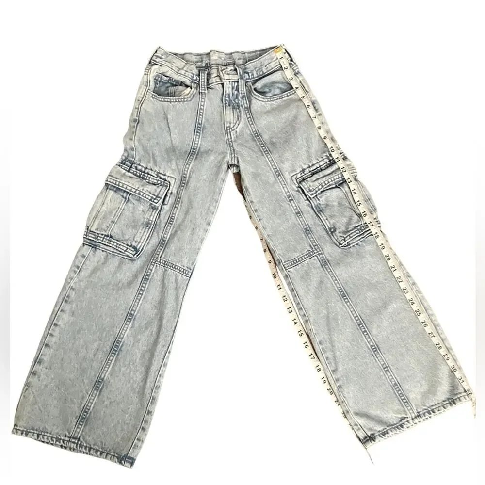 Old Navy High-Rise Baggy Jeans in Light Blue kids 10